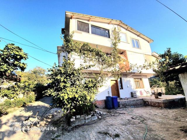 Hak Emlaktan Gürcü Çiftlik Mahallesinde Kiralık 4+1 Dublex Daire