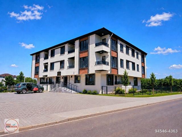 Hak Emlaktan Derelitütüncü Mahallesinde Arakat Satılık 3+1 Daire