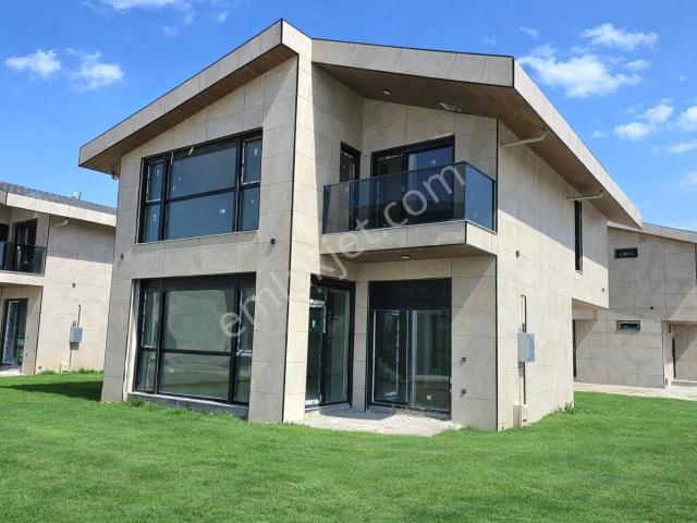 Hak Emlaktan Kazukoğlu Mahallesinde Kiralık 4+1 Ultra Lüks Villa