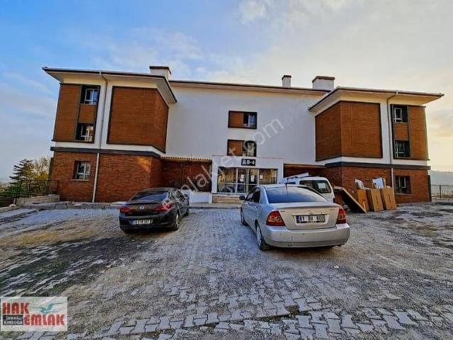 Hak Emlak'tan Çilimli'de Toki Konutları Kiralık 3+1 Sıfır Daire