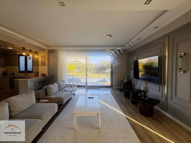 Hakan Emlak' Tan 2 Katlı Yüzme Havuzlu Eşyalı 4+1 Satılık Villa