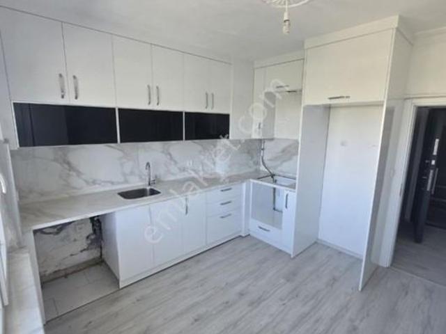 Hakan Emlak Bahçelievler Vali Konağı Yanı 2+1 Kiralık Daire