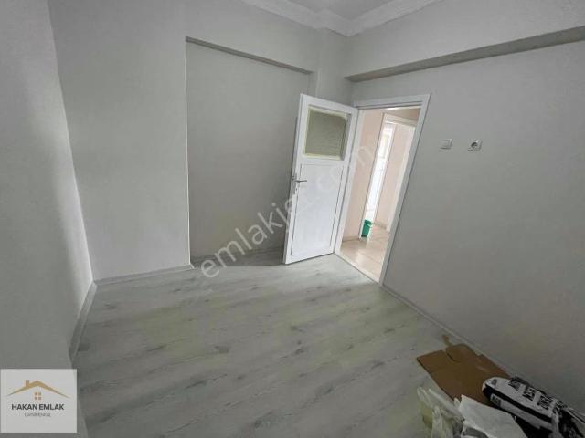 Hakan Emlaktan Adliye Civarı Satılık Daire