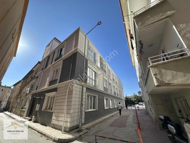 Hakan Emlaktan Çarşı İçinde Satılık 2+0 Daire