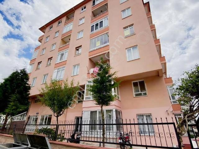 Hakan Emlak'tan Ata Caddesin'de 3+1 Kiralık Daire
