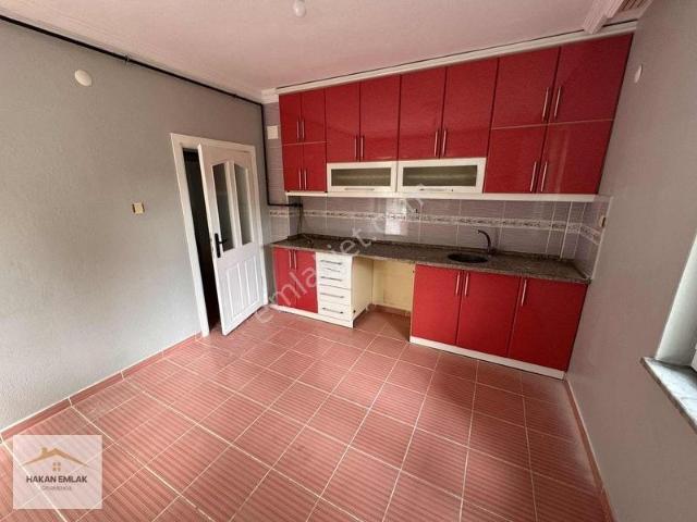 Hakan Emlaktan Bağcılarda Huzur Evi Civarı 3+1 Kiralık Daire