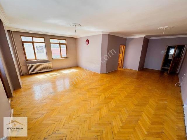 Hakan Emlaktan Bahar Caddesi Oba Taksi Yanı 3+1 Kiralık Daire