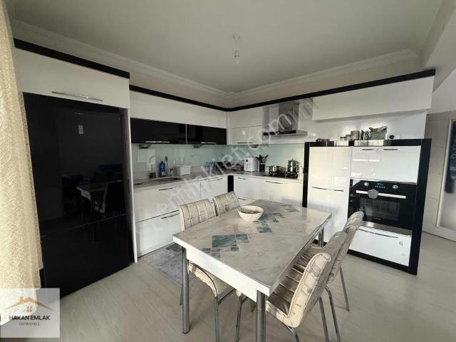 Hakan Emlaktan Buhara 5. Caddesinde 4+1 160m² Geniş Daire