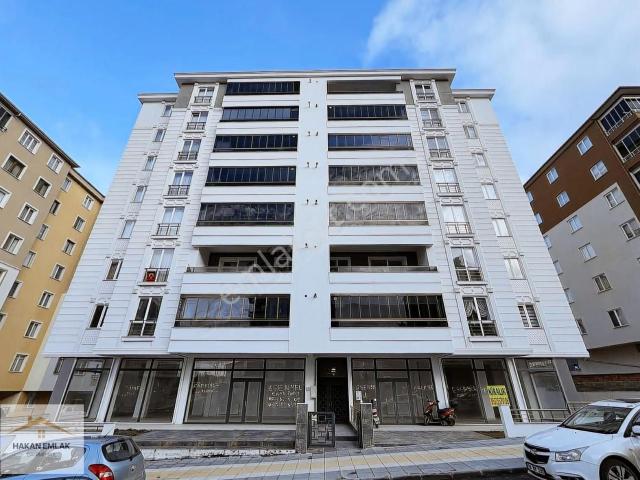 Hakan Emlaktan Cemibey Caddesi Üzeri Satılık 3+1 Lüx Daire