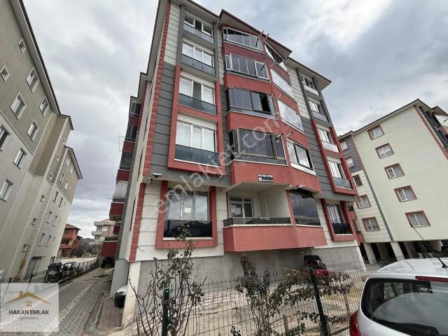 Hakan Emlaktan Şenyurt Mahallesinde 3+1 Geniş Satılık Daire