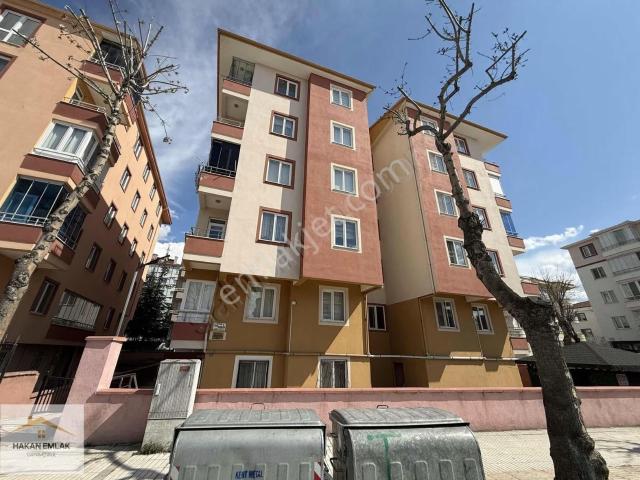 Hakan Emlak'tan Fevzi Çakmakta 3+1 Satılık Daire