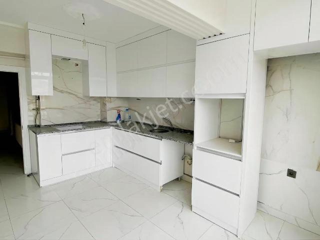 Hakan Emlak'tan Gülüm Düğün Salonu Civarı 3+1 Kiralık Daire!