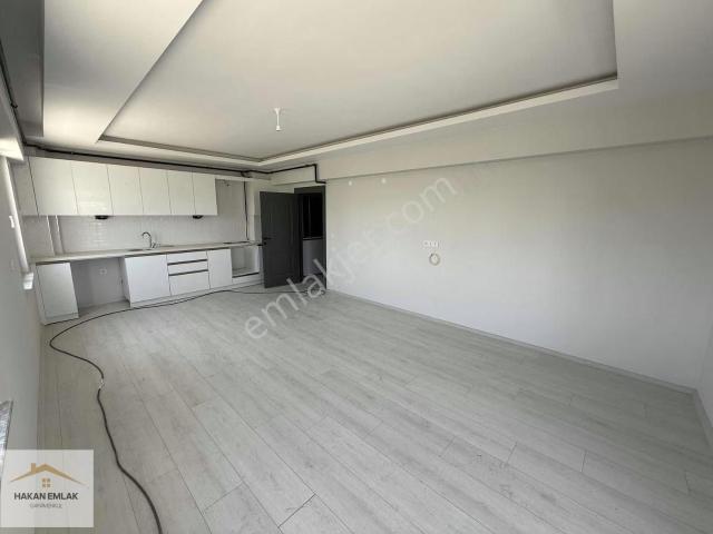 Hakan Emlaktan Hastane Bölgesi Full Yapılı Satılık 1+1 Lüx Daire