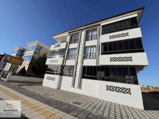 Hakan Emlak'tan Kentpark Karşısı 2+0 Satılık Daire