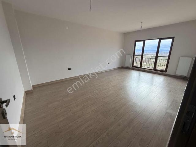 Hakan Emlaktan Silimkent Tokide Kiralık Daire
