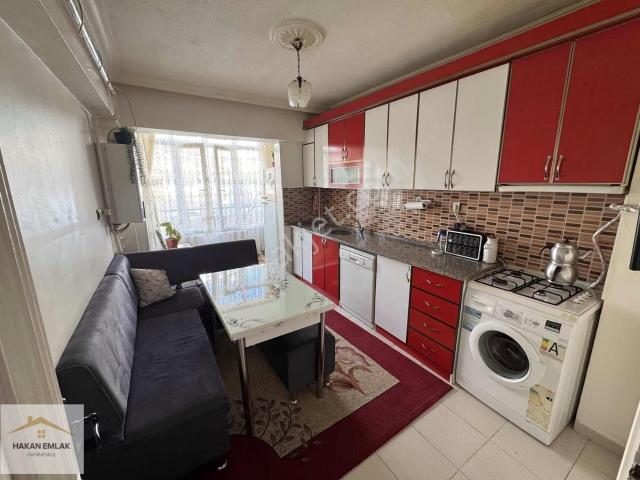 Hakan Emlak'tan Ssk Civarı Satılık Daire