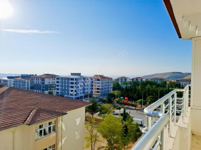 Hakev'den Yamazaki Okulu Yanında Kiralık 3+1 Daire