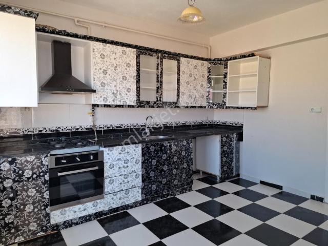 Hakev'den Hastaneye Çok Yakın Konumda Kiralık 3+1 Daire