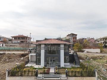 HAKİMLER KÖYÜ SİTESİNDE SIFIR MANZARALI LÜX YAPI VİLLA