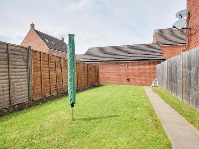 Halton Way, Kingsway, Gloucester, GL2 3 bed semi detached house to rent £1,400 pcm £323 pw