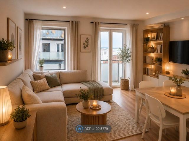 Halyards Court, Romford RM1, 2 bed flat to rent, £1,700 pcm | PrimeLocation