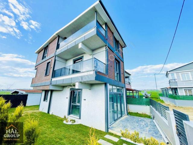 ꧁▇hal Group▇꧂özene Bezene Yapılmış Müstakil Bahçeli Villa