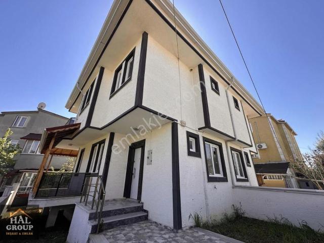 hal Group merkezi Konumda Okula Marketlere Yakın Kiralık Villa