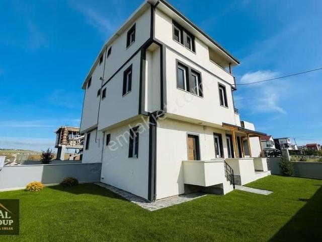 ╭╯hâl Group╰╮müstakil Bahçeli İskanlı 4+1 Parka Cephe Villa