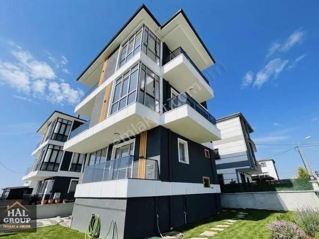 Hal İnşaat Firmasından Köşe Başı Merkezde Tam Müstakil Villa