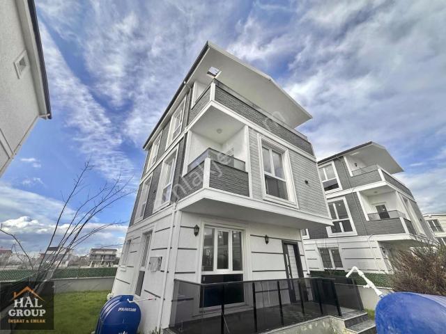 ╭╯hâl İnşaat╰╮geniş Ve Ferah 4+1 Çocuk Parklı Aileye Uygun Villa