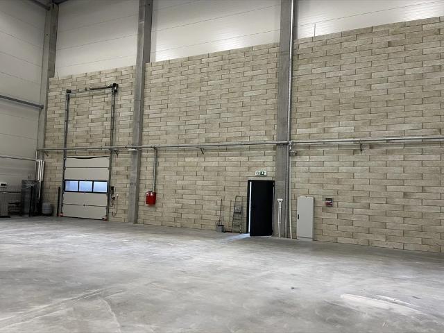 Hala magazynowo usługowa 1161 m2, biura, ogród
