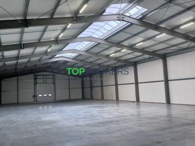 Hala magazynowa 1050 m² w Białołęce – idealna do logistyki