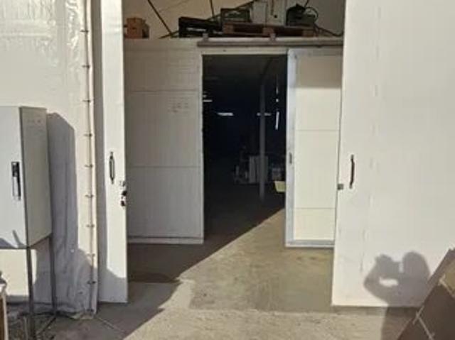 Hala magazynowa 363 m² z chłodnią w Starych Babicach zapraszam