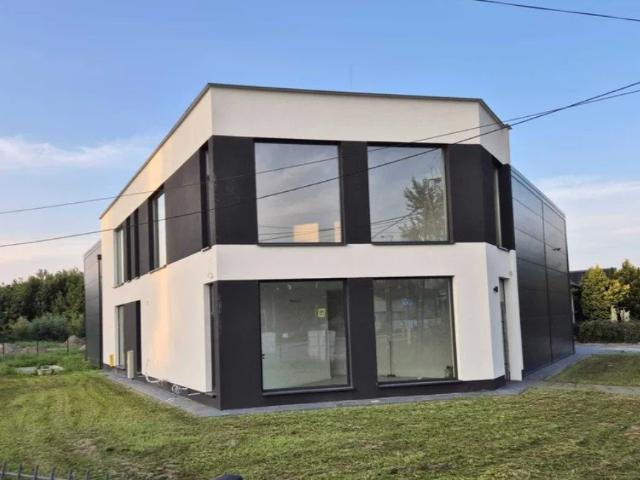 Wynajmę nowoczesną halę 350 m² z biurem 160 m² w Nadarzynie