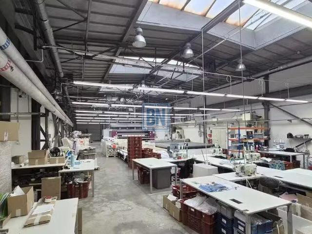 Hala produkcyjno magazynowa 983m² z biurami i suwnicą
