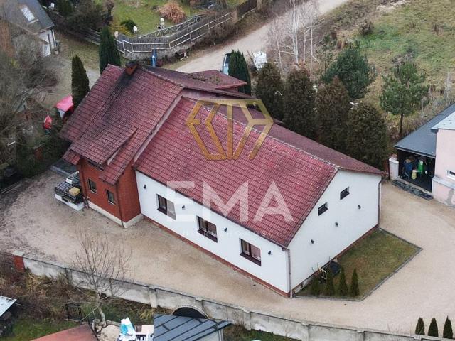 Hala 250 m² z biurami i zapleczem w Blachowni
