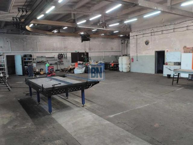 Hala 307 m² w Knurowie z suwnicą i wysoką jakością