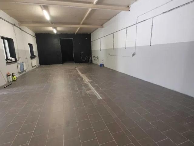 Polecam halę 4000m² z biurami, monitoringiem i ogrzewaniem
