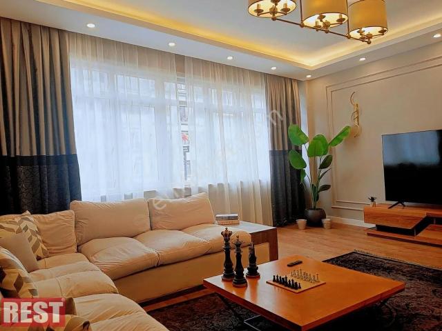 Halaskargazi Caddesi Üzerinde Sıfır Tasarım Eşyalı Kiralık Daire