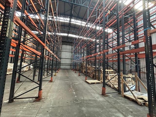 Hale magazynowe 360 i 600 m² z biurem i placem