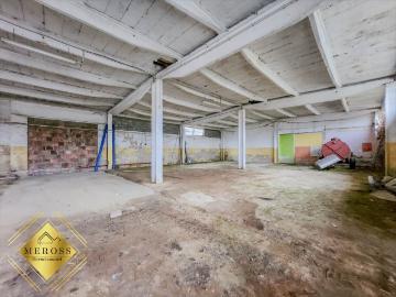 Hale 600 m2 z pawilonem i biurami w Konopiskach