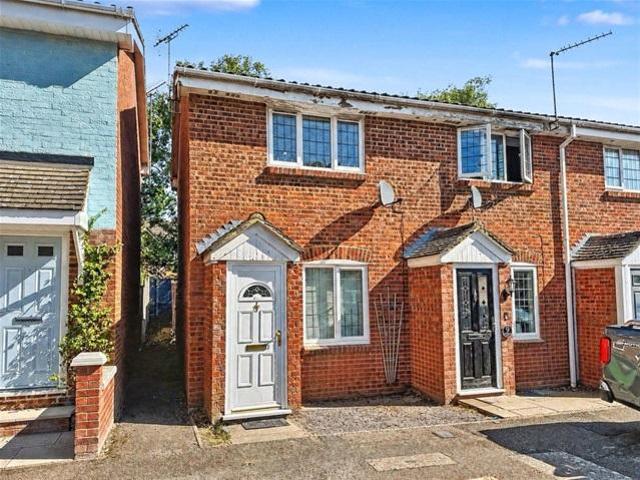 Hales Park Close, Hemel Hempstead 1 bed house to rent £1,250 pcm £288 pw