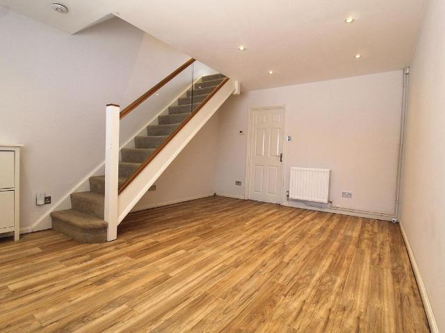 Hales Park Close, Hemel Hempstead HP2, 2 bed terraced house to rent, £1,600 pcm | PrimeLocation