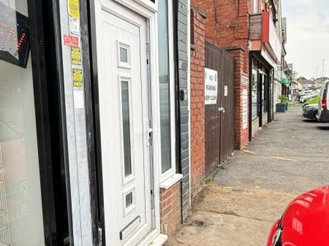 Halesowen Road, Halesowen B62, 3 bed maisonette to rent, £1,200 pcm | PrimeLocation