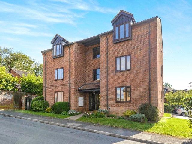 Half Moon Meadow, Hemel Hempstead, Hertfordshire HP2, 1 bed flat to rent, £1,050 pcm | PrimeLocation