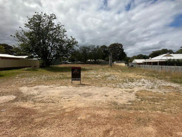 HALF ACRE LIFESTYLE WITH EXCITING FUTURE POTENTIAL
