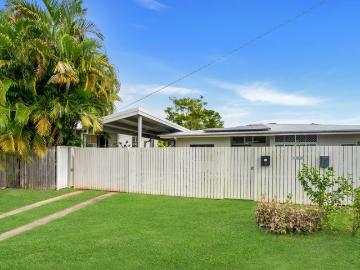 Half Duplex w/ Large Backyard