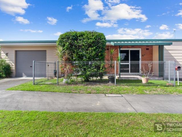 Half Duplex with yard