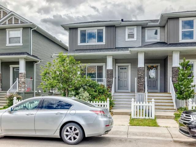 Half duplex Redstone Commons NE 2 Stry 3 Bed 2.5 Bath Double detach garage