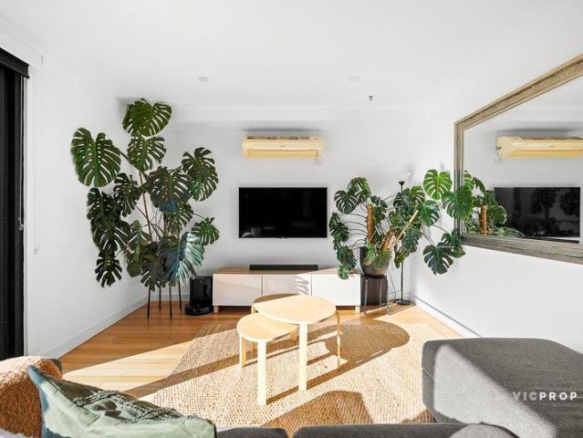 Half Floor Penthouse with Massive Terrace
